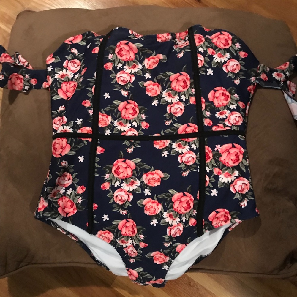 Brand new never worn cupshe one piece